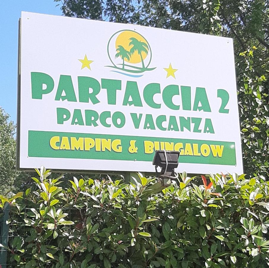 Camping Parco Vacanza Partaccia 2 مارينا دي ماسا المظهر الخارجي الصورة